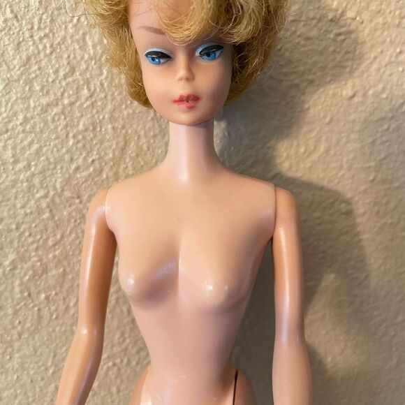 Midge 1960’s Bubble Cut Barbie Doll - Picture 4 of 13